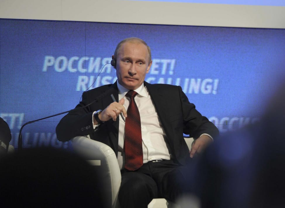 俄发布普京在克宫处置危机画面