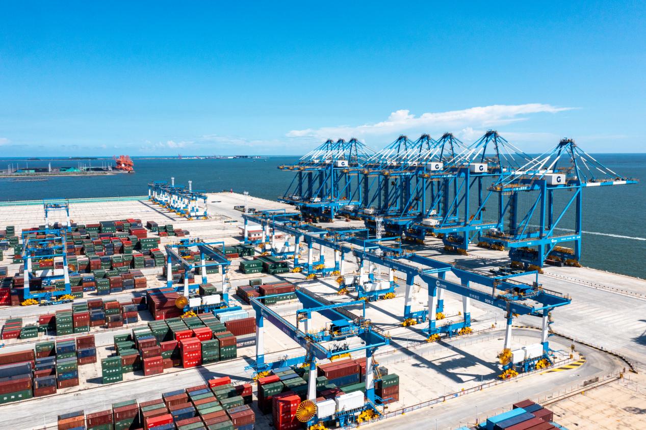 向海而兴 钦州港加快建设高水平国际门户港
