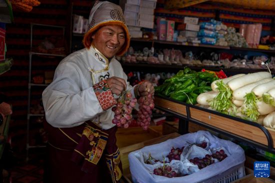 西藏申扎：新鲜果蔬直达海拔4700米的牧区深处